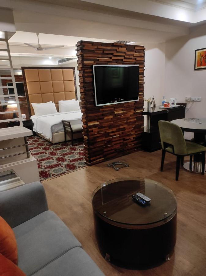 Inn Riviera Jammu Bagian luar foto