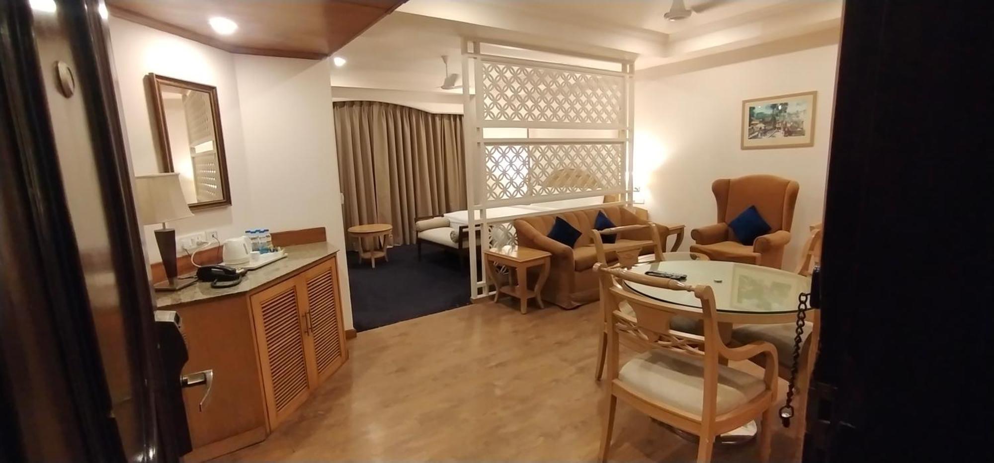 Inn Riviera Jammu Bagian luar foto