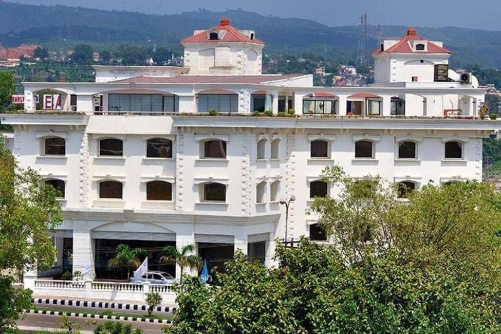 Inn Riviera Jammu Bagian luar foto