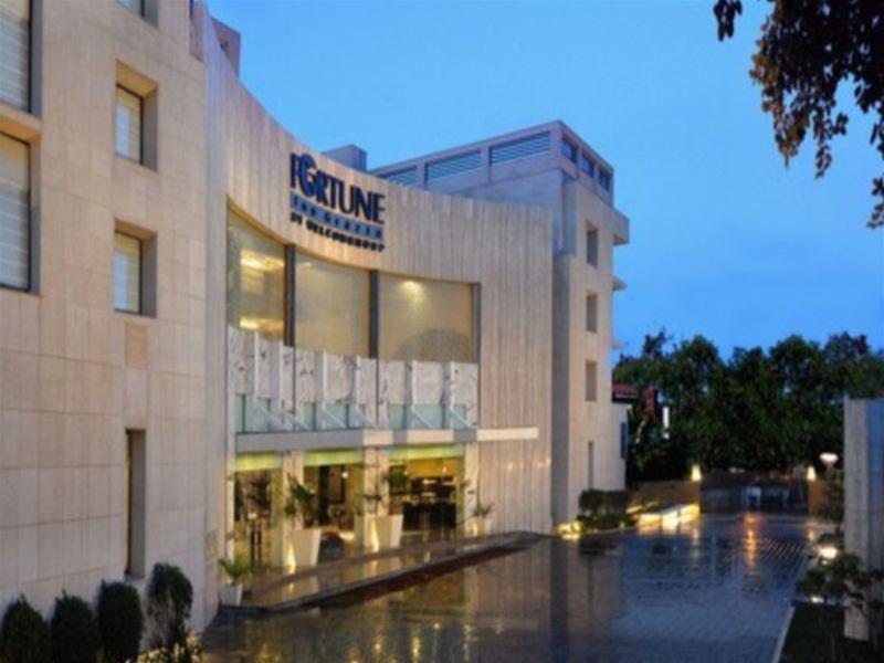 Inn Riviera Jammu Bagian luar foto